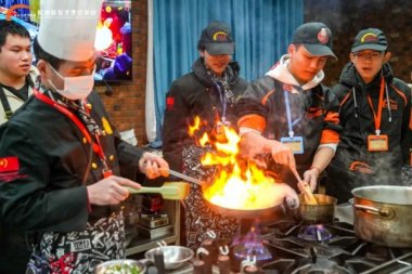 ߀���Һ�У��05��10�������W(xu��)У�L�@�������У�@��һվʽ���R