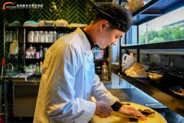 �W(xu��)�N����Ҫȥ���I(y��)�W(xu��)У������Ȼ��24�q����������H����(j��ng)�v�ش���